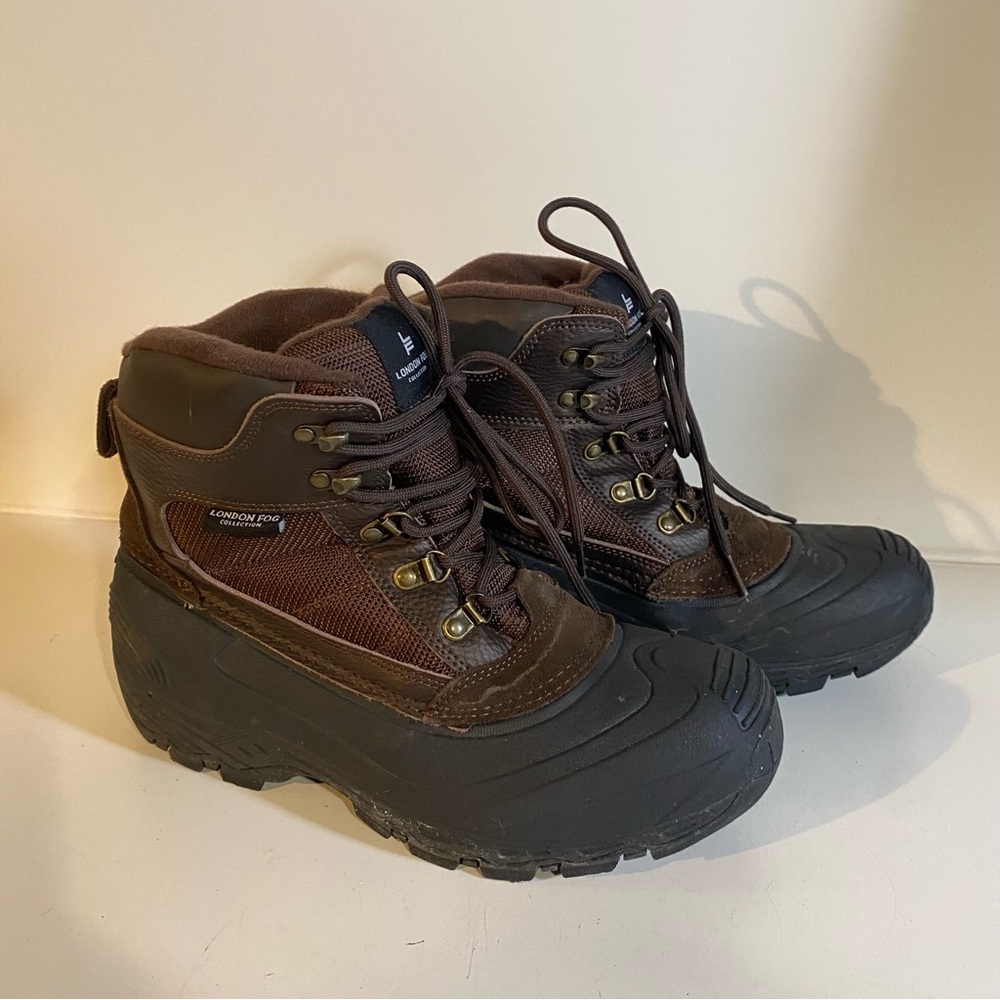 London Fog Woodside Brown Leather Duck Boot            Size 8